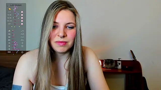 Snapshot of Annie_aww chatting on 02-10-25, 01:57 Annie aww online show from 02-10-25, 01:57