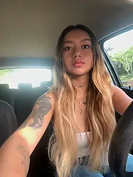 amanda-medrano1 online show from 03-04-25, 01:49