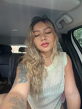 Snapshot of amanda-medrano1 chatting on 05-19-26, 02:01 amanda-medrano1 online show from 05-19-26, 02:01