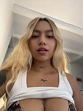 Snapshot of amanda-medrano1 chatting on 07-18-26, 04:11 amanda-medrano1 online show from 07-18-26, 04:11