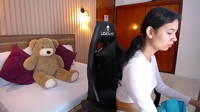 Snapshot of melody_flowers chatting on 12-02-24, 12:18 melody flowers online show from 12-02-24, 12:18