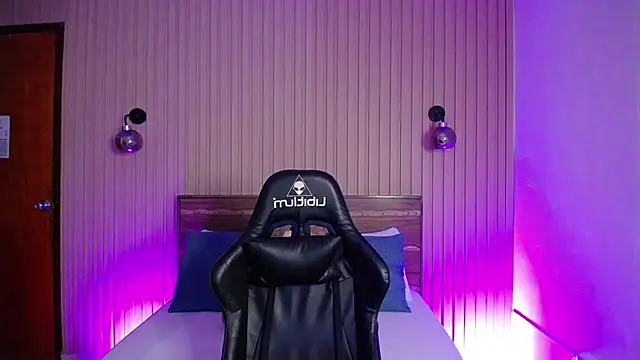 Snapshot of melody_flowers chatting on 12-20-24, 12:27 melody flowers online show from 12-20-24, 12:27