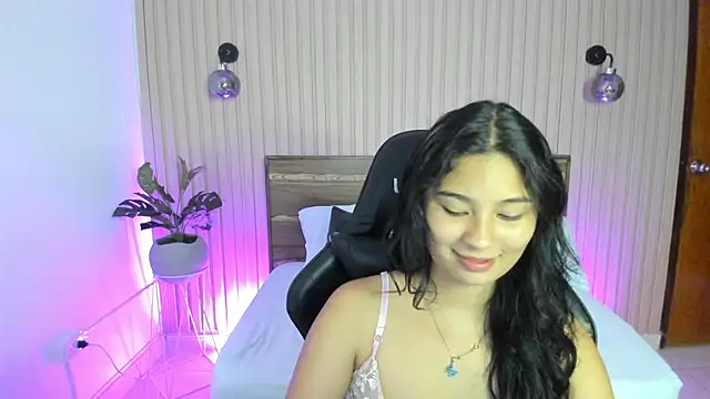 Snapshot of melody_flowers chatting on 01-04-25, 04:00 melody flowers online show from 01-04-25, 04:00