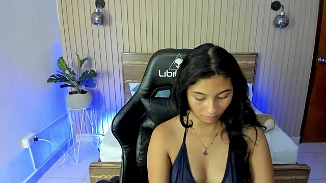 Snapshot of melody_flowers chatting on 01-08-25, 03:28 melody flowers online show from 01-08-25, 03:28