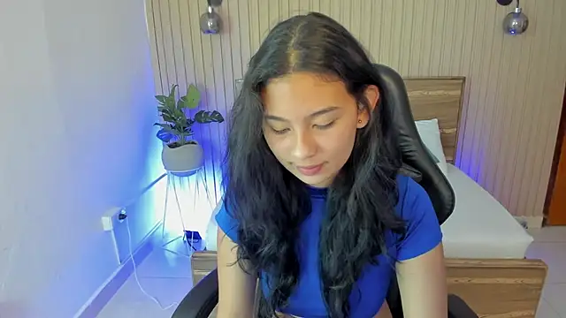 Snapshot of melody_flowers chatting on 01-20-25, 12:18 melody flowers online show from 01-20-25, 12:18