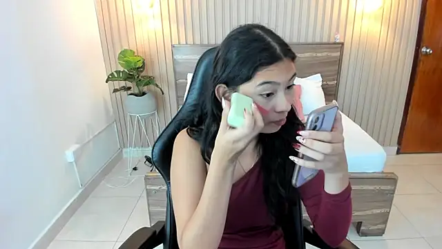 Snapshot of melody_flowers chatting on 02-11-25, 12:05 melody flowers online show from 02-11-25, 12:05