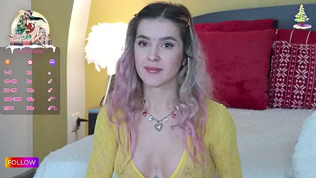 Snapshot of Sarah-Hart chatting on 12-30-24, 05:37 Sarah-Hart online show from 12-30-24, 05:37