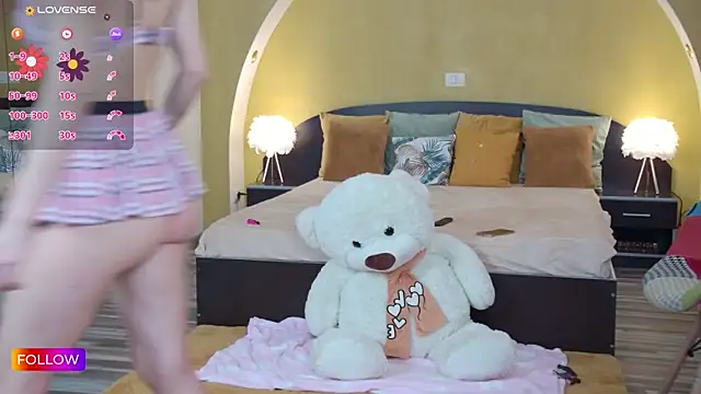 Snapshot of Sarah-Hart chatting on 01-17-25, 01:03 Sarah-Hart online show from 01-17-25, 01:03