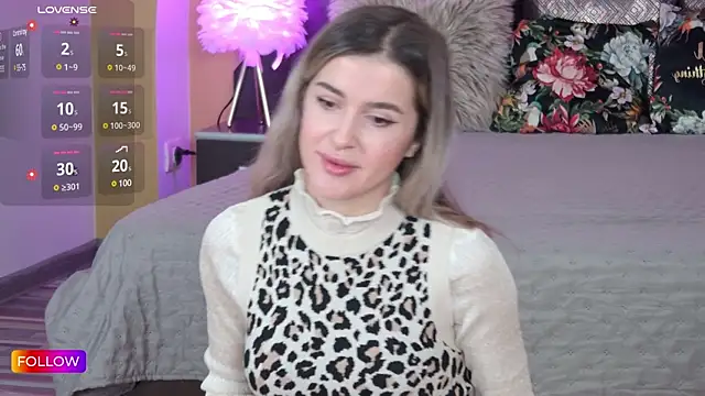 Snapshot of Sarah-Hart chatting on 02-06-25, 08:50 Sarah-Hart online show from 02-06-25, 08:50