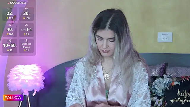 Snapshot of Sarah-Hart chatting on 02-08-25, 05:51 Sarah-Hart online show from 02-08-25, 05:51