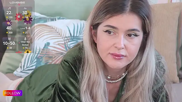 Snapshot of Sarah-Hart chatting on 03-04-25, 05:21 Sarah-Hart online show from 03-04-25, 05:21