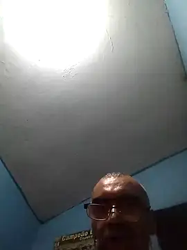 hugosafado333 online show from 12-14-24, 03:18