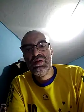 hugosafado333 online show from 02-14-25, 05:19