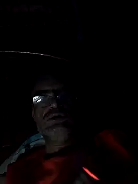 hugosafado333 online show from 03-09-25, 09:35