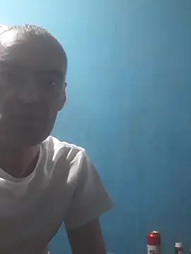 hugosafado333 online show from 10-23-25, 04:45