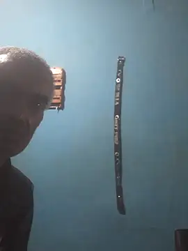 hugosafado333 online show from 12-14-25, 05:46