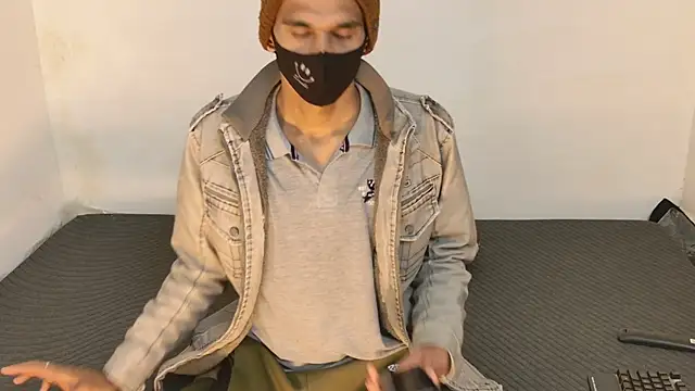 Snapshot of Habibi_big_b chatting on 01-11-26, 04:12 Habibi big b online show from 01-11-26, 04:12