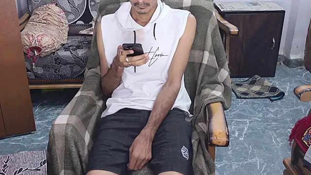 Snapshot of Habibi_big_b chatting on 05-14-26, 12:28 Habibi big b online show from 05-14-26, 12:28