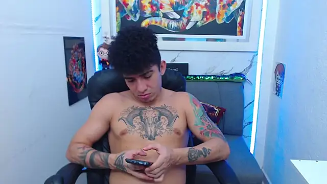 targuerian22 online show from 10-30-25, 04:36