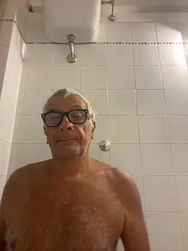 Snapshot of 4n4l1zz4m1 chatting on 09-27-25, 02:05 4n4l1zz4m1 online show from 09-27-25, 02:05