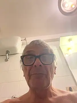 Snapshot of 4n4l1zz4m1 chatting on 01-09-26, 04:32 4n4l1zz4m1 online show from 01-09-26, 04:32