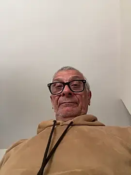 Snapshot of 4n4l1zz4m1 chatting on 03-24-26, 03:06 4n4l1zz4m1 online show from 03-24-26, 03:06