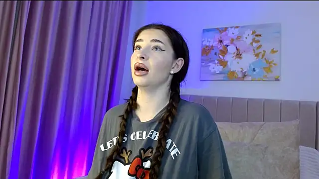 Snapshot of GraceCarther chatting on 12-21-25, 04:58 GraceCarther online show from 12-21-25, 04:58