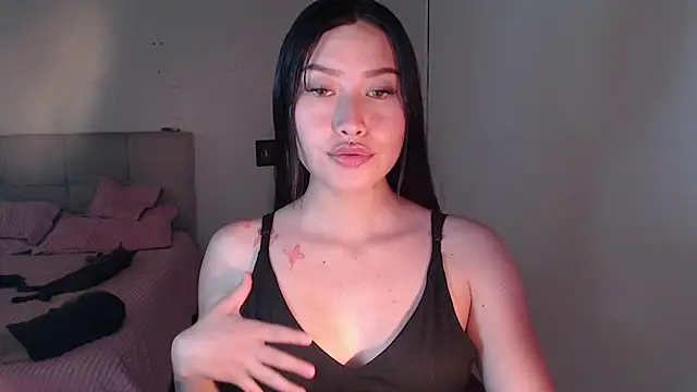 Snapshot of Emilyswan04 chatting on 01-11-25, 06:33 Emilyswan04 online show from 01-11-25, 06:33