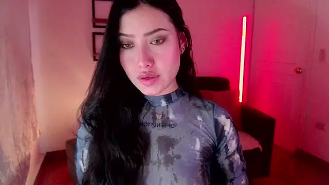 Snapshot of Emilyswan04 chatting on 02-27-25, 03:59 Emilyswan04 online show from 02-27-25, 03:59