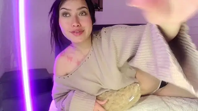 Snapshot of Emilyswan04 chatting on 02-27-25, 07:15 Emilyswan04 online show from 02-27-25, 07:15