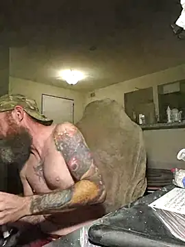 Snapshot of lit702 chatting on 11-08-25, 10:37 lit702 online show from 11-08-25, 10:37