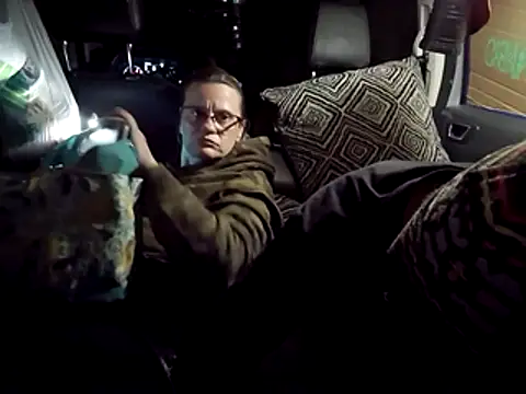 Snapshot of lit702 chatting on 11-27-25, 04:14 lit702 online show from 11-27-25, 04:14