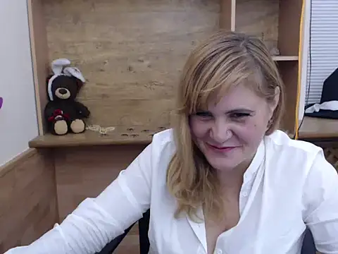 DaniellaKiss online show from 10-20-25, 08:09