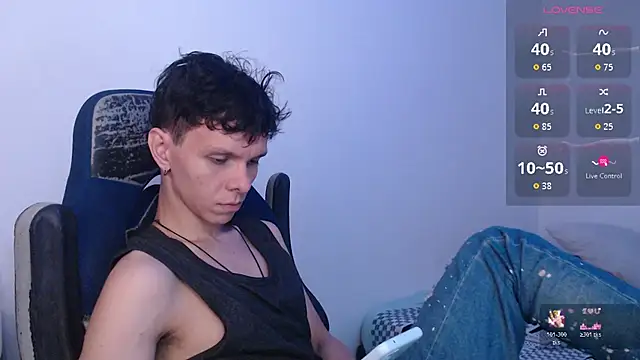 Snapshot of bryamado69 chatting on 06-19-26, 05:23 bryamado69 online show from 06-19-26, 05:23
