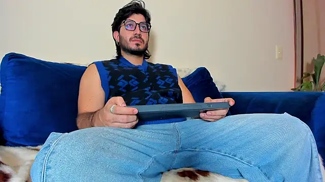 Ackerman Eren  online show from 01-31-25, 06:25