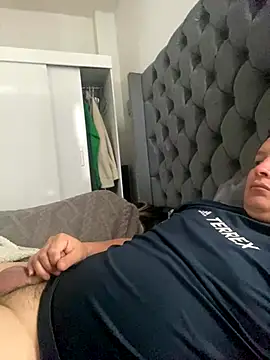 Snapshot of becal chatting on 10-28-25, 03:04 becal online show from 10-28-25, 03:04