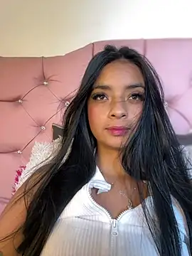 Laura fernandezII online show from 02-04-25, 05:45