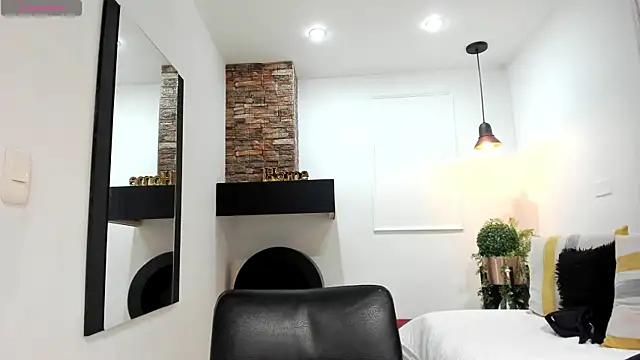 LenaRuiz  online show from 02-11-25, 12:05