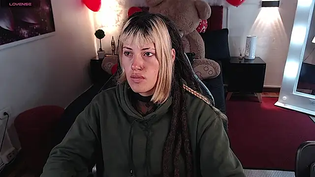 Snapshot of _sharlotte777 chatting on 02-17-25, 01:42 sharlotte777 online show from 02-17-25, 01:42