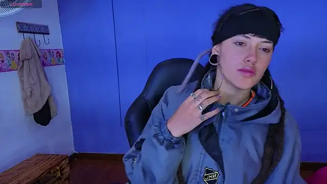  sharlotte777 online show from 11-12-25, 01:55