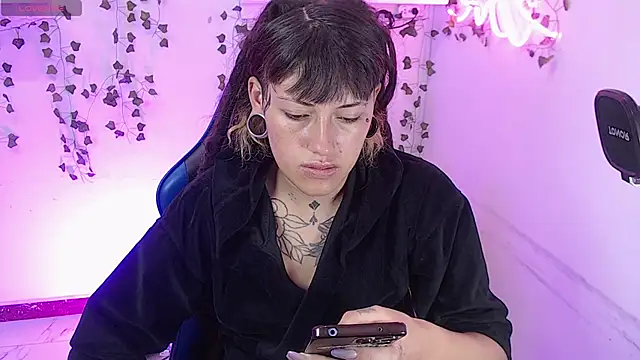 Snapshot of _sharlotte777 chatting on 05-04-26, 02:24 sharlotte777 online show from 05-04-26, 02:24