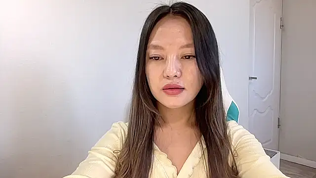 Snapshot of Risalynn chatting on 12-11-24, 03:45 Risalynn online show from 12-11-24, 03:45