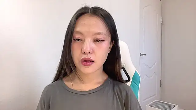 Snapshot of Risalynn chatting on 12-24-24, 03:49 Risalynn online show from 12-24-24, 03:49