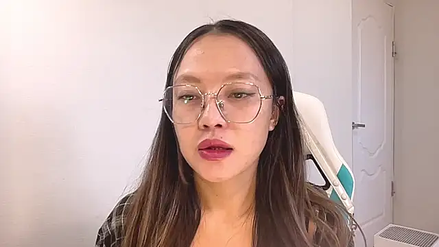 Snapshot of Risalynn chatting on 12-26-24, 03:49 Risalynn online show from 12-26-24, 03:49