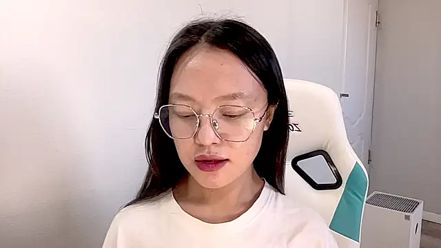 Snapshot of Risalynn chatting on 01-04-25, 05:37 Risalynn online show from 01-04-25, 05:37