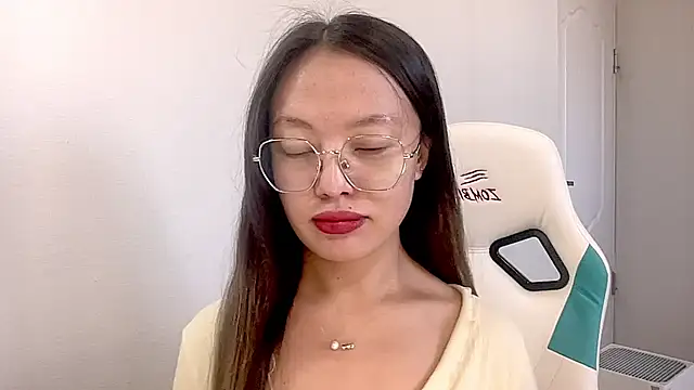 Snapshot of Risalynn chatting on 01-13-25, 05:44 Risalynn online show from 01-13-25, 05:44