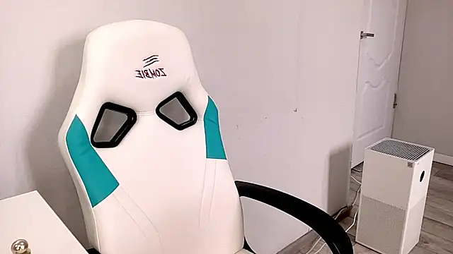 Snapshot of Risalynn chatting on 01-17-25, 06:26 Risalynn online show from 01-17-25, 06:26