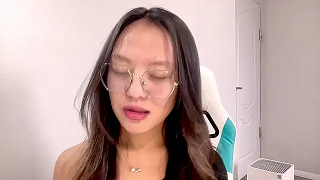 Snapshot of Risalynn chatting on 01-18-25, 06:34 Risalynn online show from 01-18-25, 06:34