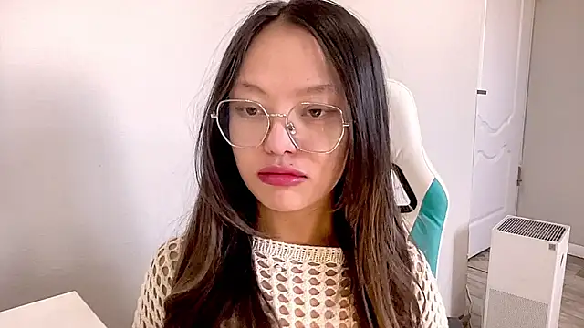 Snapshot of Risalynn chatting on 01-21-25, 05:49 Risalynn online show from 01-21-25, 05:49