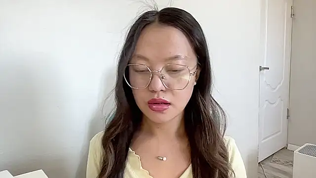 Snapshot of Risalynn chatting on 01-25-25, 03:19 Risalynn online show from 01-25-25, 03:19